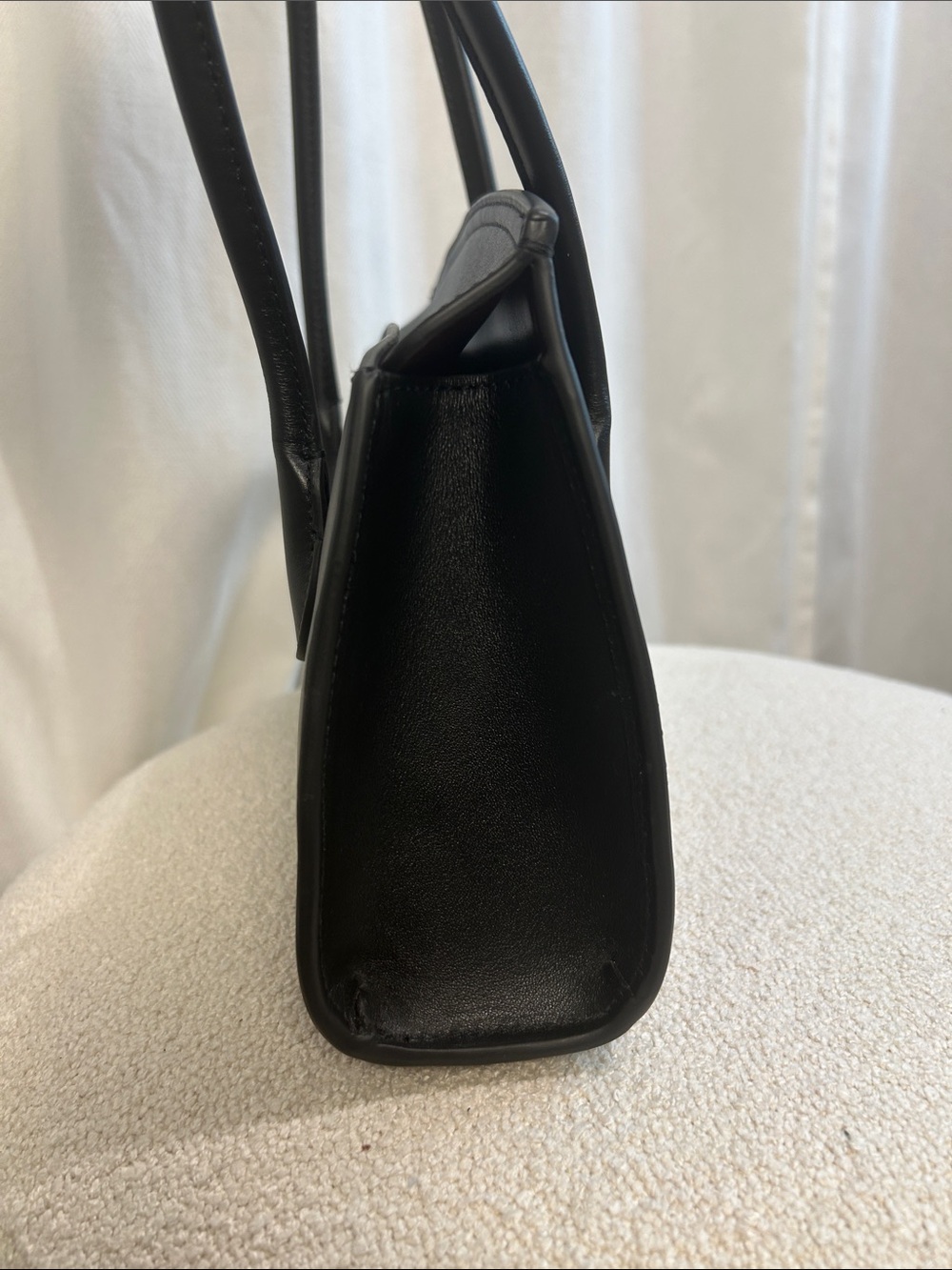 Quince Amelie Black Leather Shoulder Bag - Picture 15 of 17